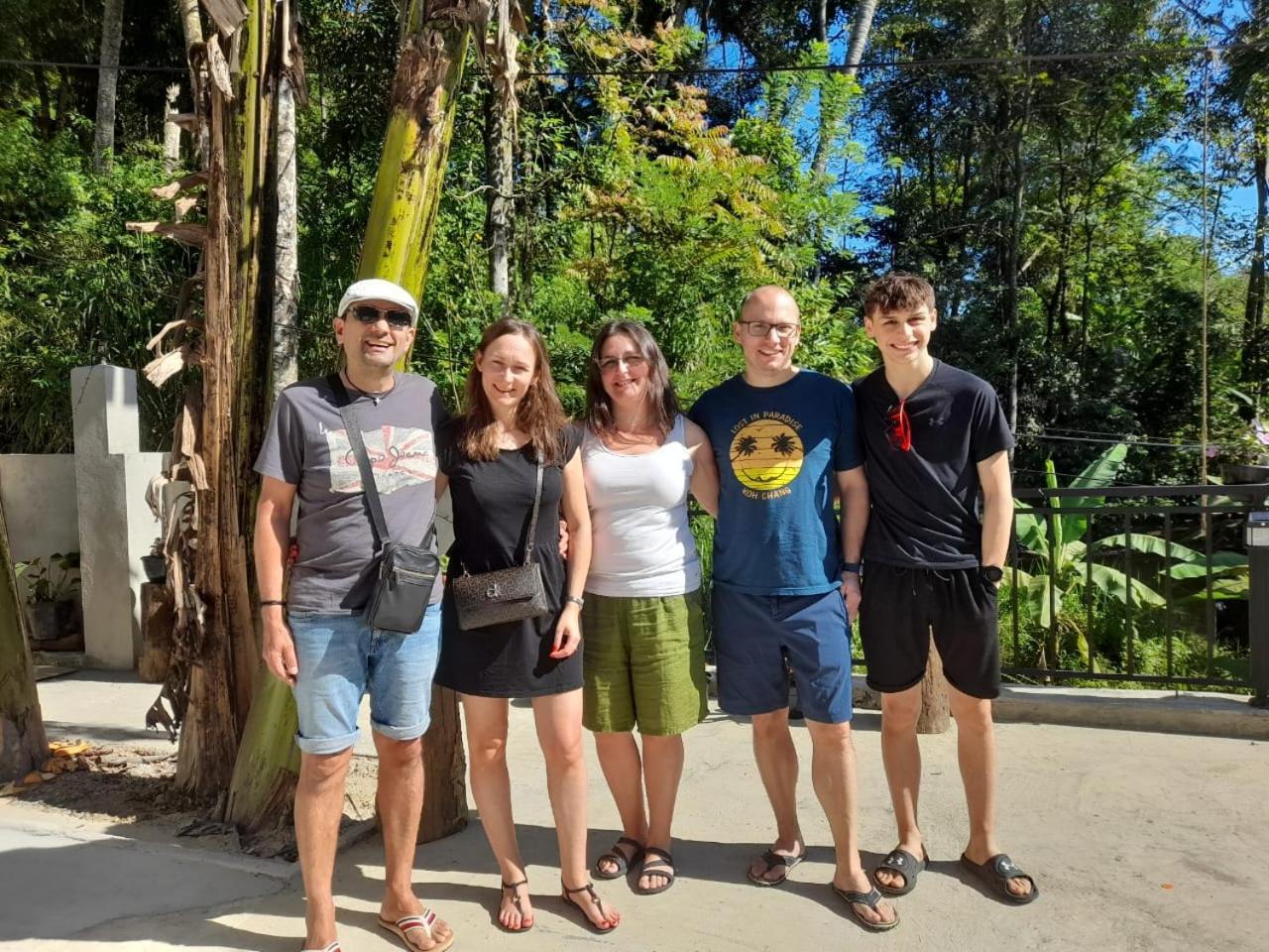 Ella Thenulya Hotel Bagian luar foto